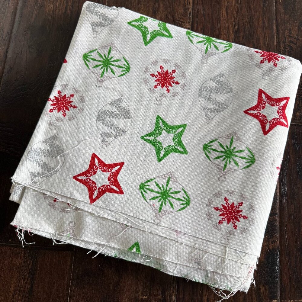 🎄 Metallic Christmas Ornament Cotton Fabric – 4⅔ Yards (45” Wide)